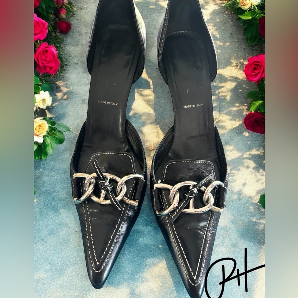 Prada size 40 D Orsay ladies pump- kitten heels lightly worn condition